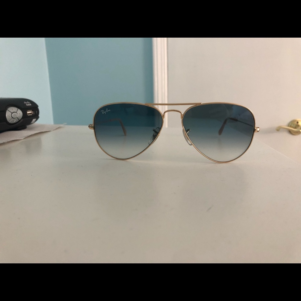 Light blue ray ban aviators